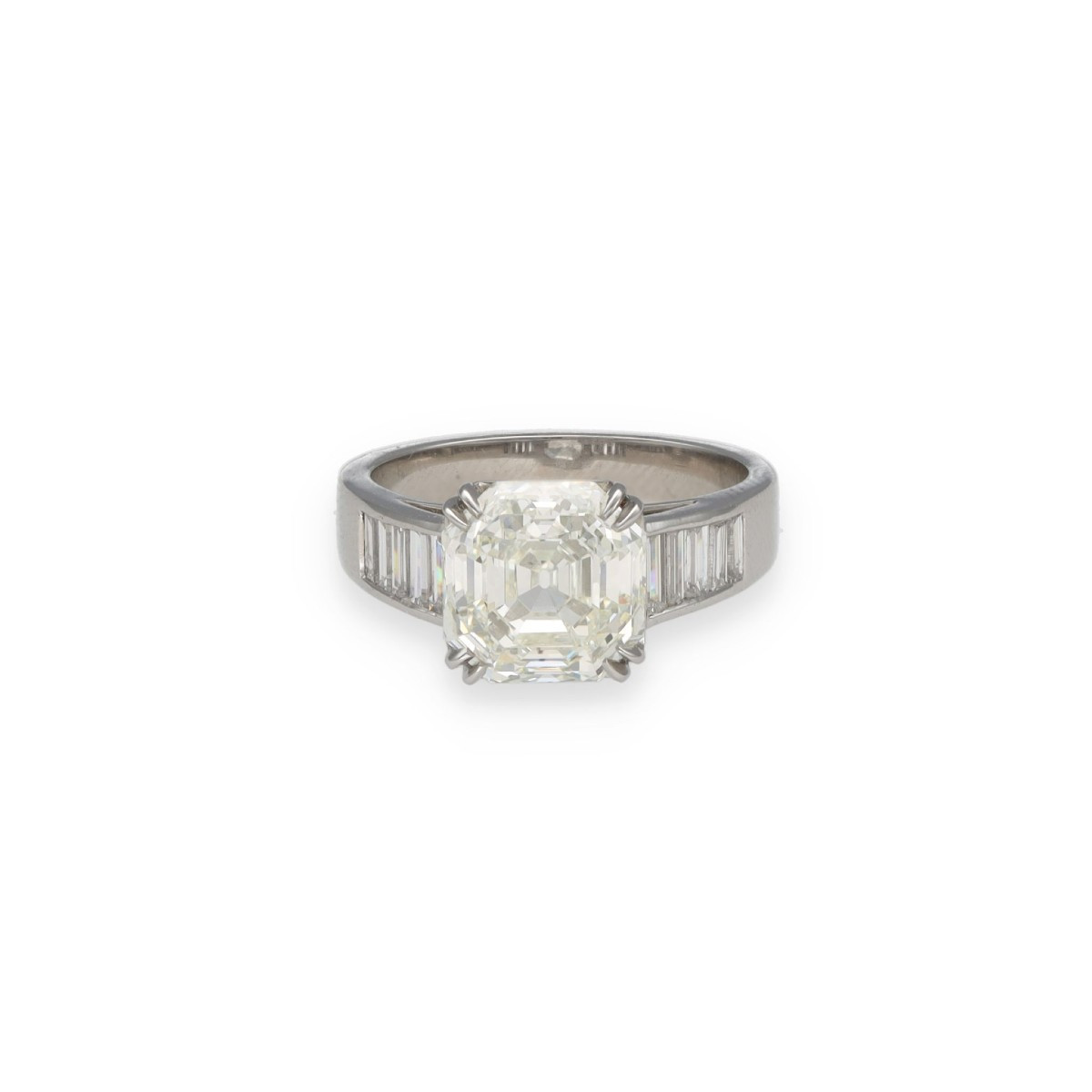 Emerald-cut Diamond Ring