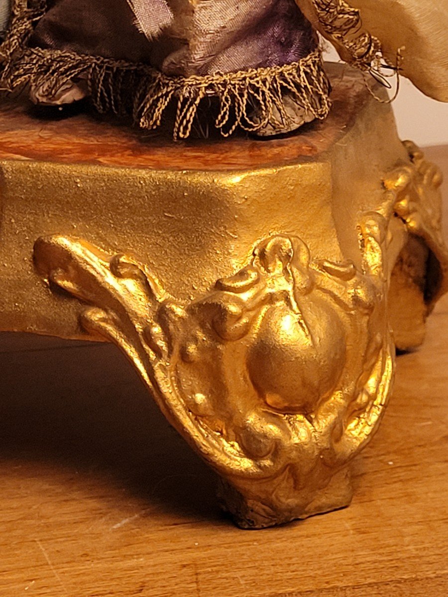&quot; Vierge &agrave; l&#039;enfant &quot; sur socle en bois dor&eacute; -Travail Napolitain du XVIIIe Si&egrave;cle-photo-2
