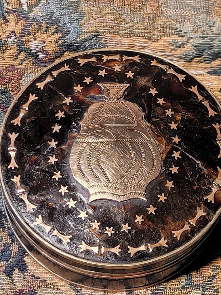 Large Snuffbox In Tortoiseshell And Brass Marquetry - 18th Century-photo-4