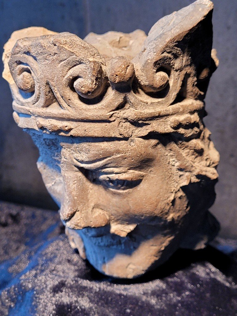  Crowned Bearded King's Head In Sculpted Stone - 15th-16th Century 