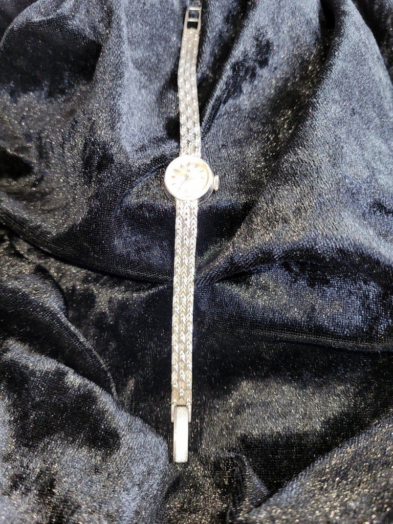 Montre de Dame  de Marque LIP et  Bracelet  en OR 18  Cts T&ecirc;te d&#039;Aigle -photo-1