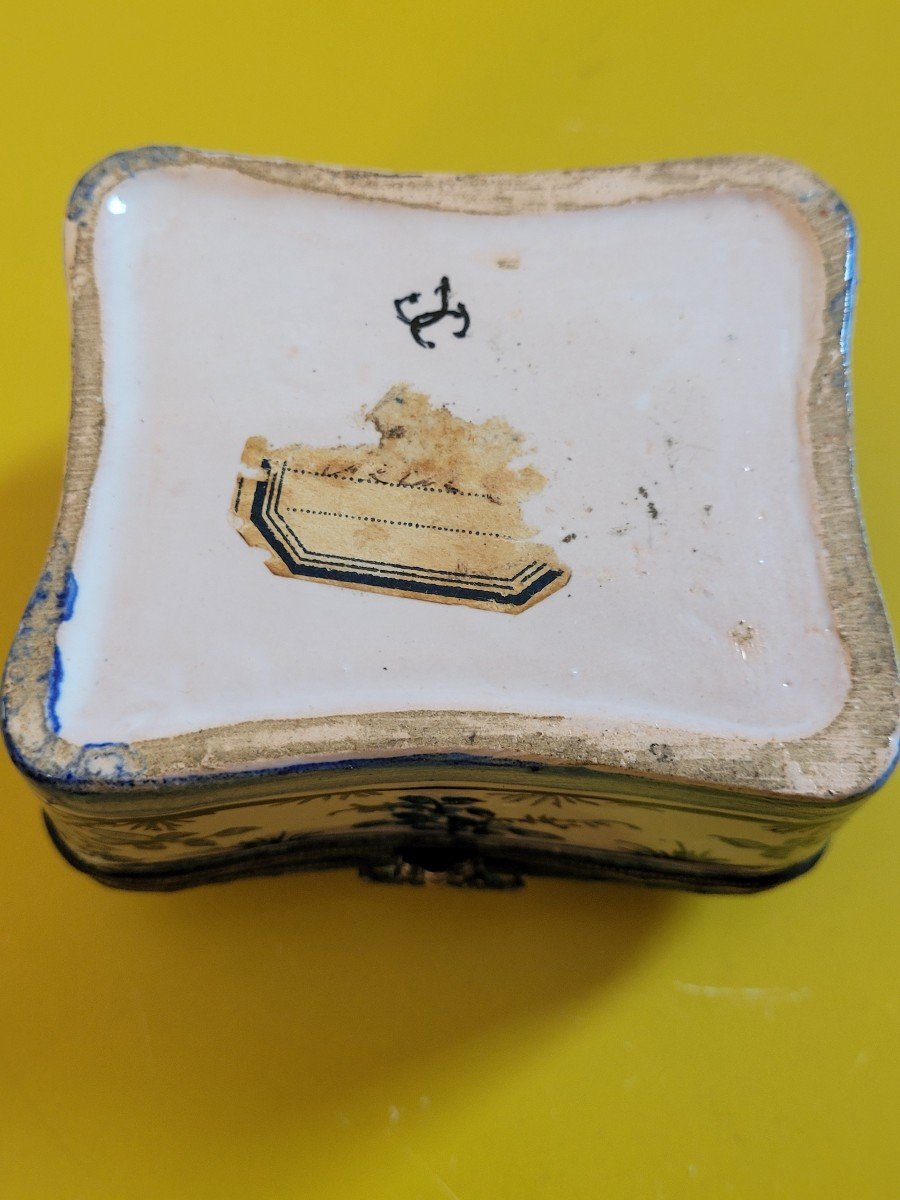 Ludwigsburg Earthenware Box Signed - 18th Century -photo-1
