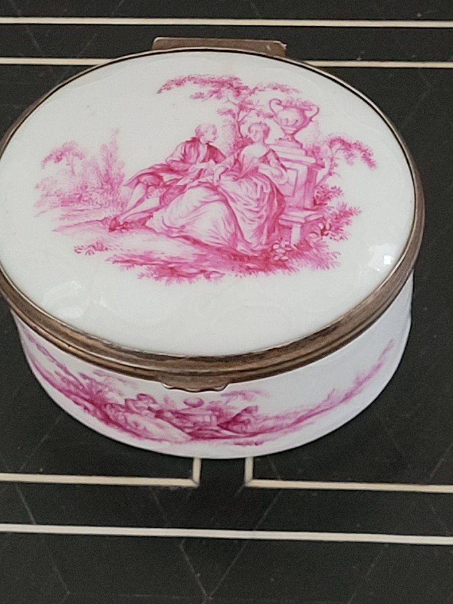 18th Century Snuff Box In German Porcelain -photo-2