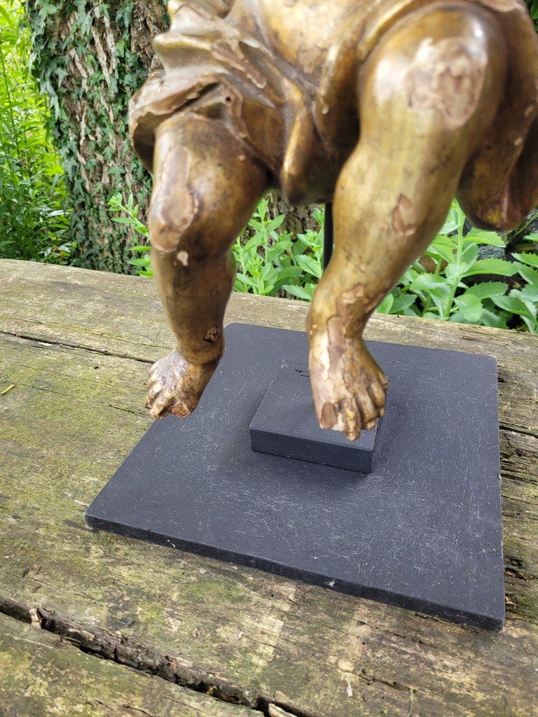   Grande Sculpture &quot; Putto &quot; en bois dor&eacute; sur socle - Travail Italien du XVIIIe Si&egrave;cle-photo-1