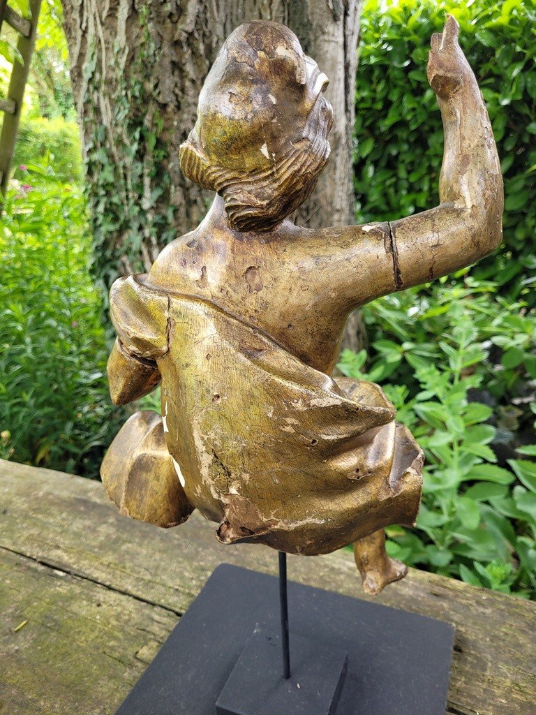   Grande Sculpture &quot; Putto &quot; en bois dor&eacute; sur socle - Travail Italien du XVIIIe Si&egrave;cle-photo-2