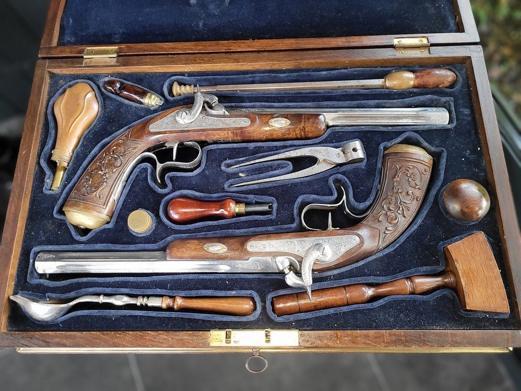 Coffret d&#039;une Paire de Pistolets de Duel avec tous ses accessoires -photo-2