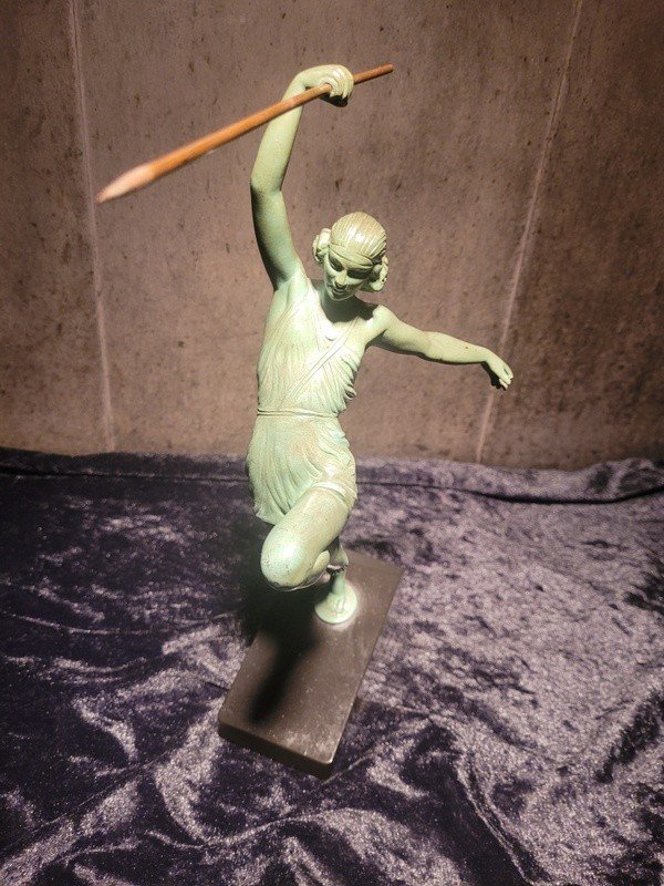  &quot; La Femme au Javelot &quot; Statue Art D&eacute;co 1935 sign&eacute;e Fayral Pseudonyme de Pierre Le Faguays .-photo-3