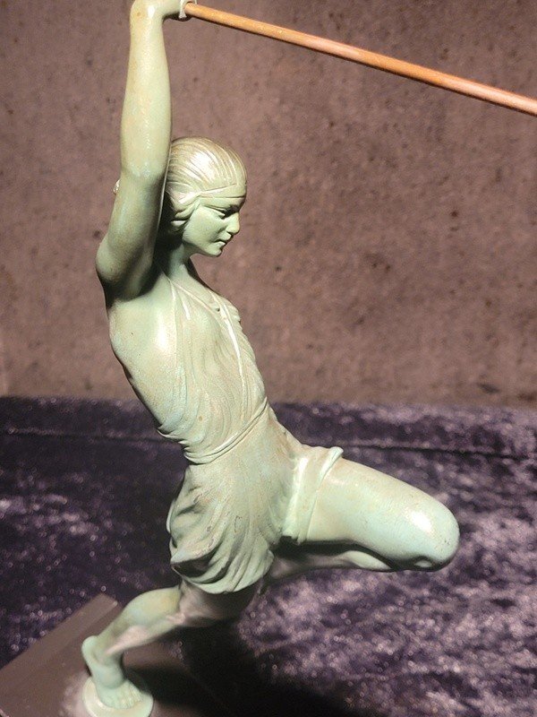  &quot; La Femme au Javelot &quot; Statue Art D&eacute;co 1935 sign&eacute;e Fayral Pseudonyme de Pierre Le Faguays .-photo-3