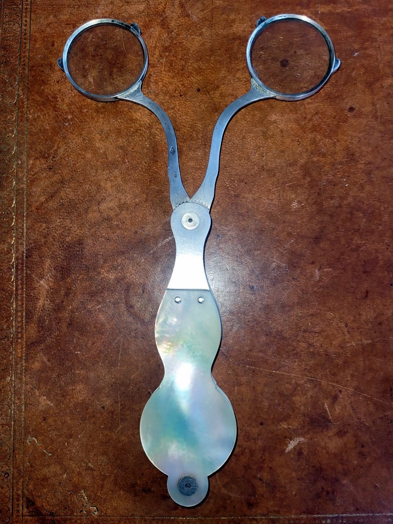 Pair Of Silver & Mother-of-pearl "scissor" Lorgnettes In Their Morocco Leather Sheath - 19th Century-photo-2