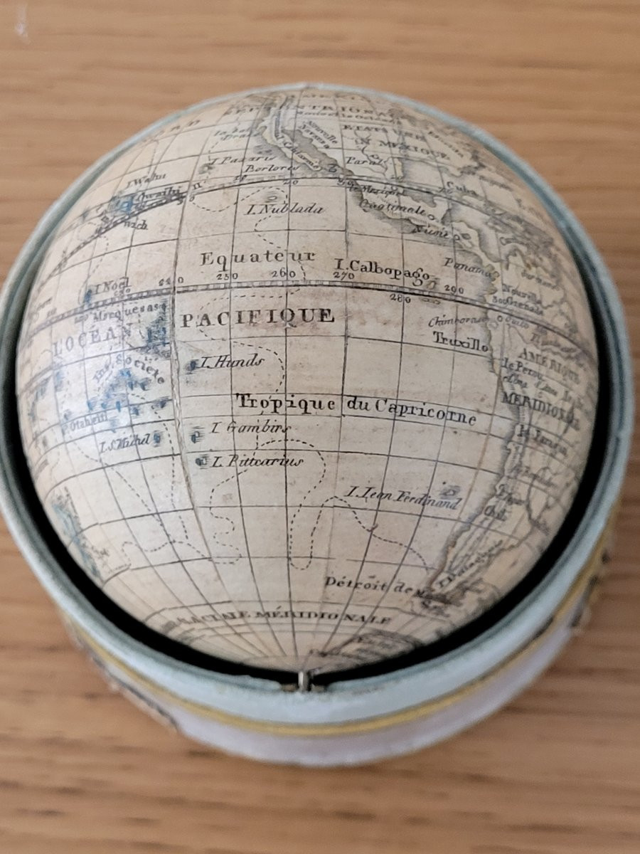 Globe Terrestre dans son coffret daté 1834-photo-5