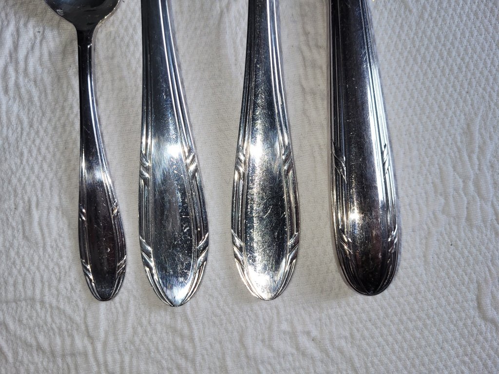 M&eacute;nag&egrave;re de 49 pi&egrave;ces de chez Orbrille - M&eacute;tal argent&eacute; - Art D&eacute;co -photo-1