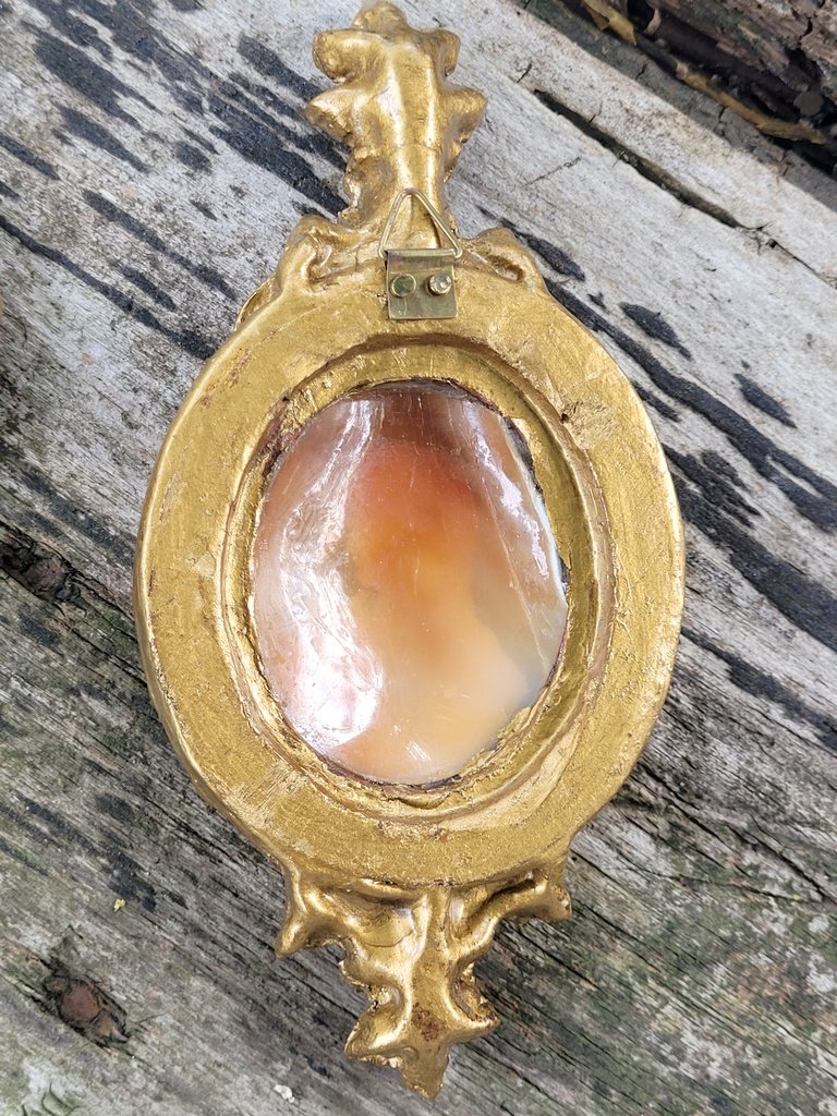 Paire de Grands Cam&eacute;s sculpt&eacute;s dans des Cadres dor&eacute;s - XIXe Si&egrave;cle-photo-2