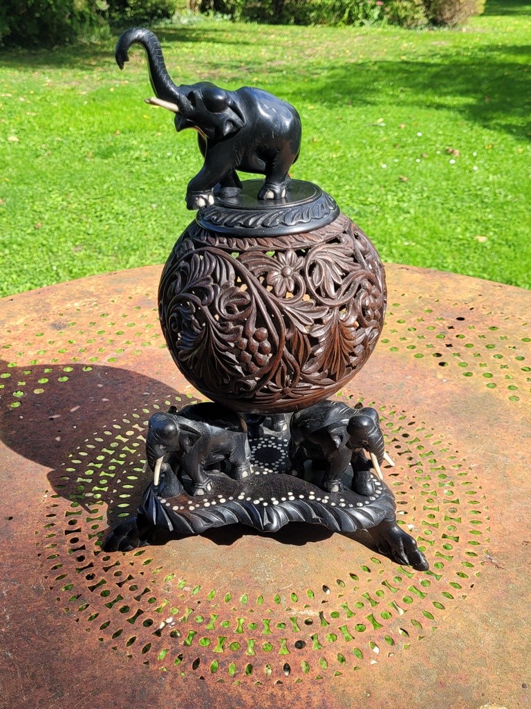 Grand Pot Pourri Sculpté - Travail Indien du XIXe Siècle