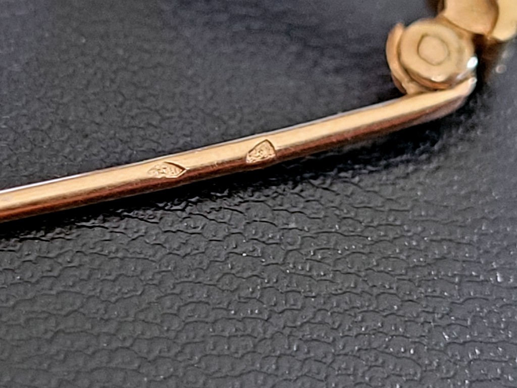 Small Gold & Pearl Brooch -photo-1