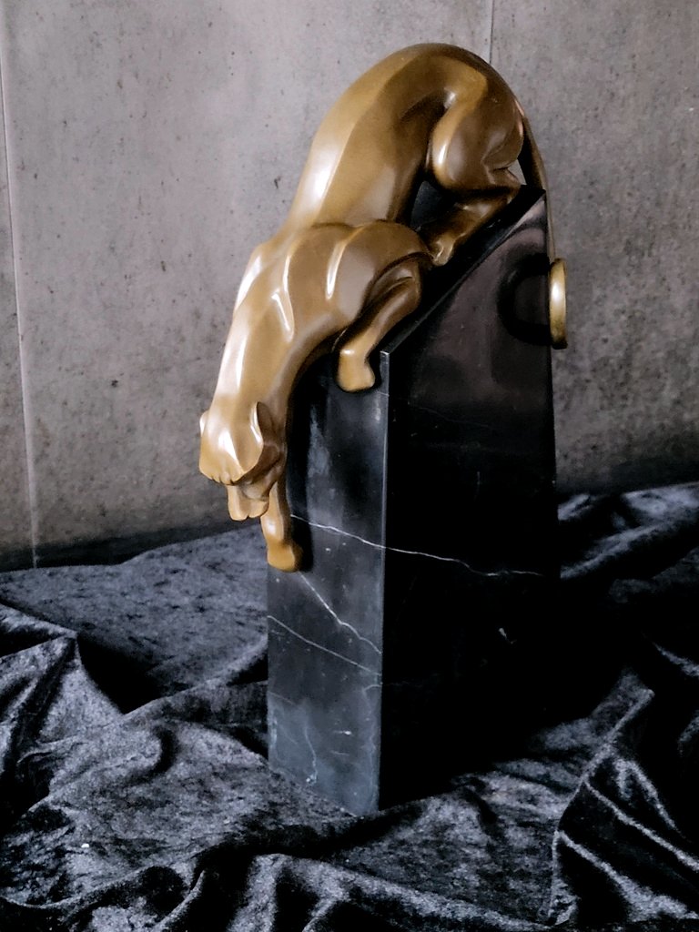 DE COUX " Panthère " Sculpture en Bronze patiné sur une haute base en Marbre Noir - XXe Siècle-photo-2
