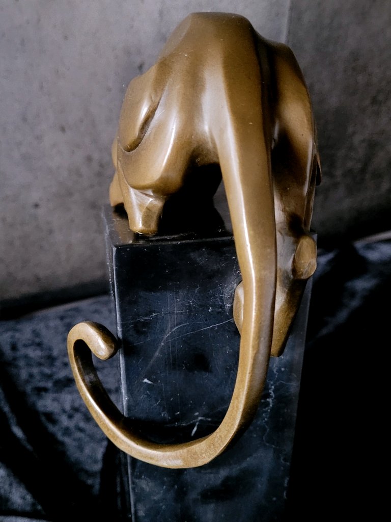 DE COUX " Panthère " Sculpture en Bronze patiné sur une haute base en Marbre Noir - XXe Siècle-photo-3