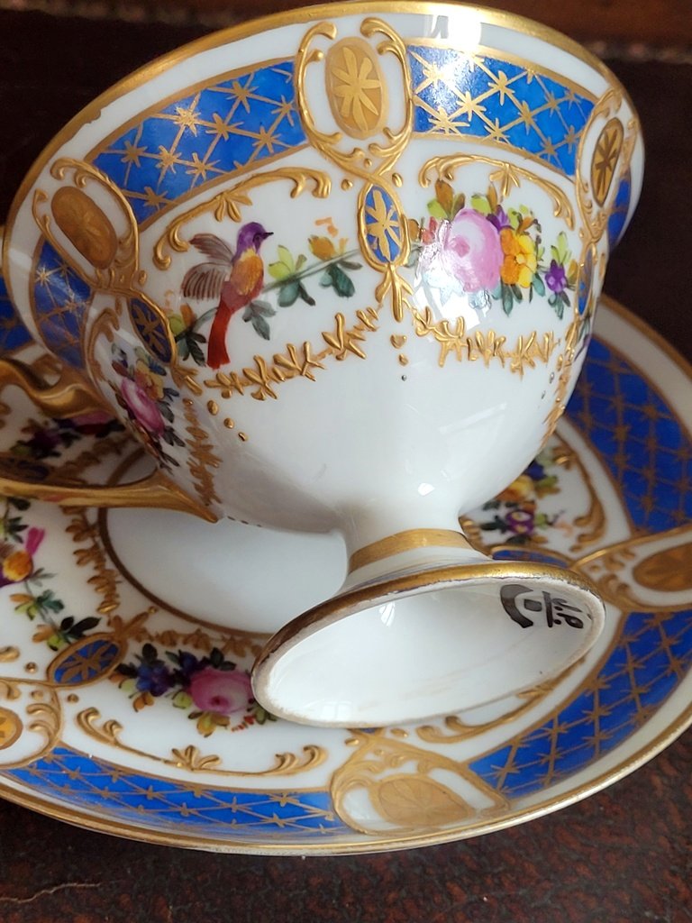 Tasse et  Sous Tasse en Porcelaine  signées de Jean Pouyat - Epoque XIXe Siècle-photo-1