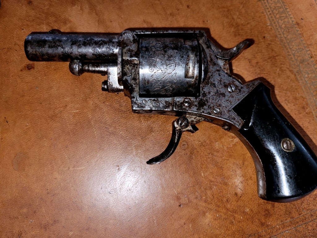 Revolver de Type  Bulldog  Lefaucheux  Sign&eacute; ELG - 1870