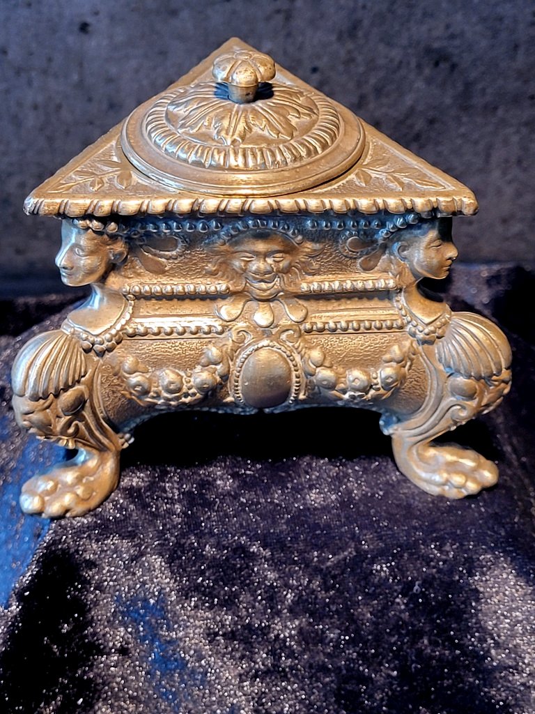 Encrier en Bronze dor&eacute; de Forme triangulaire  - XIXe Si&egrave;cle -photo-6