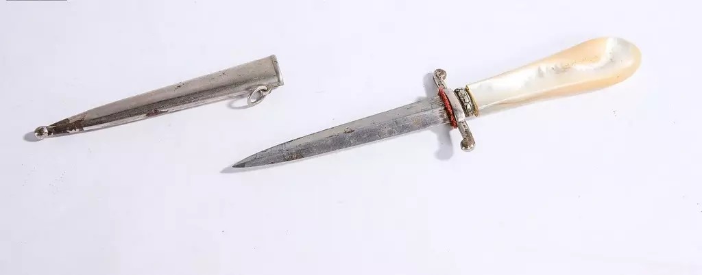Dague de Petite Vertu, dite "Pique-Couilles" à manche en Nacre  avec son Fourreau - XIXe Siècle-photo-4