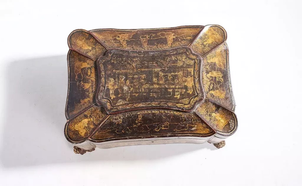 Boîte à Ouvrages en bois Laqué noir - Décors dorés - Chine Canton du XIXe Siècle-photo-4