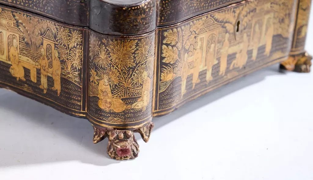 Boîte à Ouvrages en bois Laqué noir - Décors dorés - Chine Canton du XIXe Siècle-photo-2