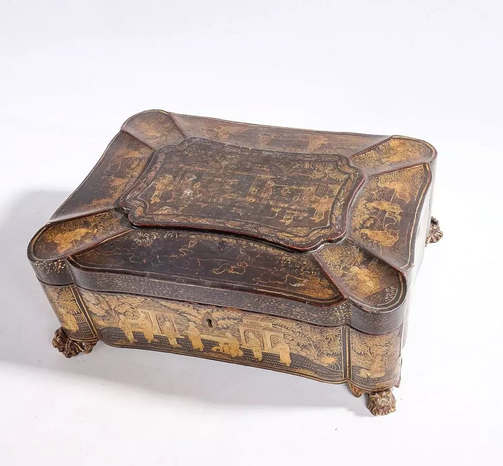 Boîte à Ouvrages en bois Laqué noir - Décors dorés - Chine Canton du XIXe Siècle-photo-5