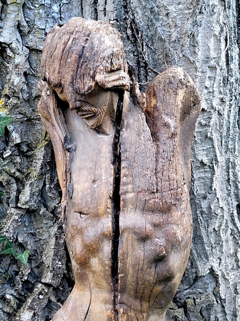 Large Carved Christ - 17th Century Northern School-photo-2