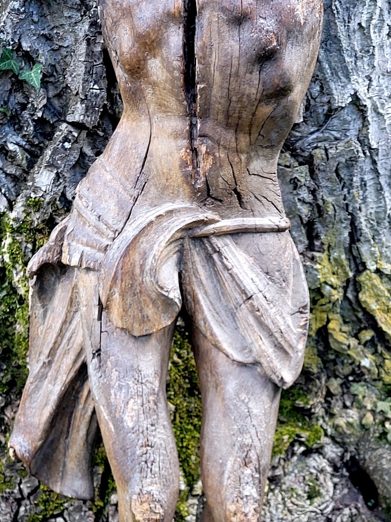 Large Carved Christ - 17th Century Northern School-photo-3