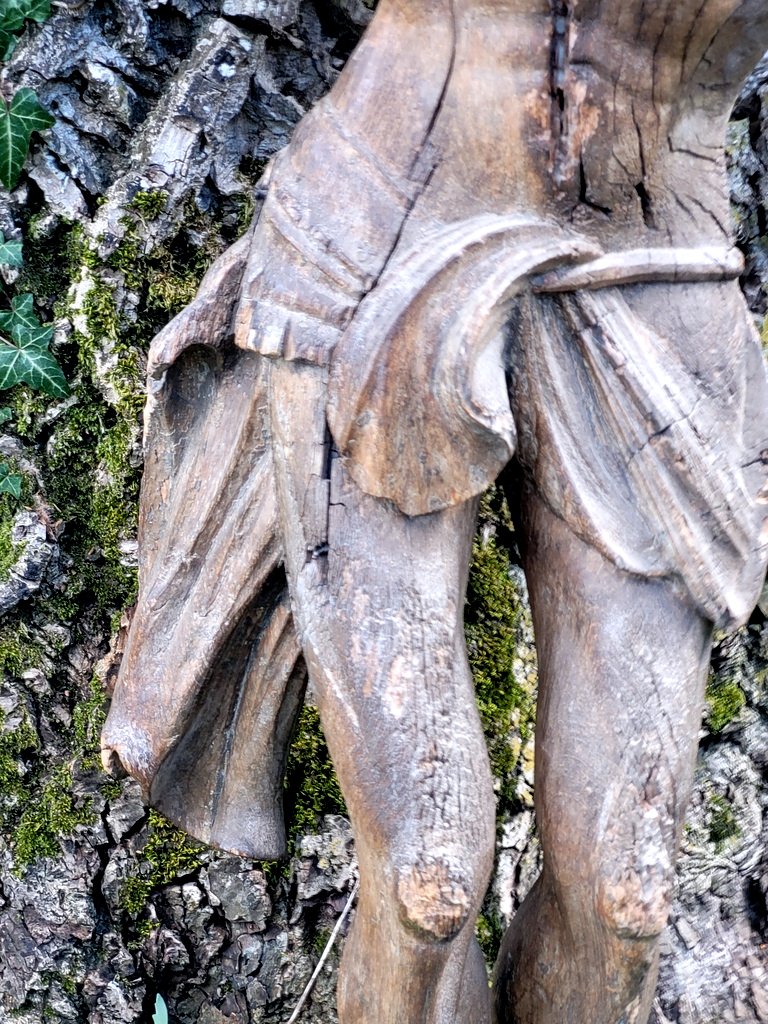 Large Carved Christ - 17th Century Northern School-photo-2