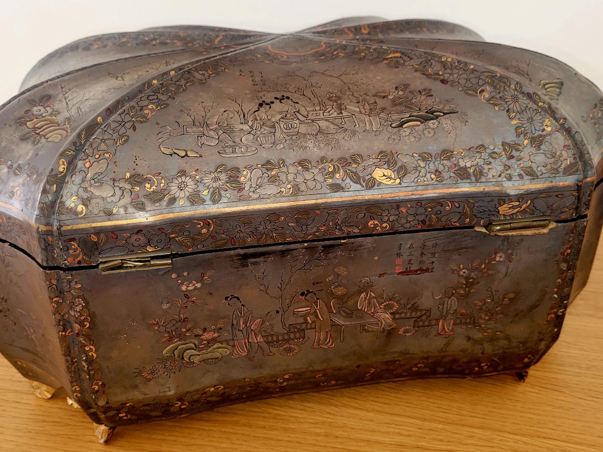 Important Polylobed Sewing Box In Painted Chinese Lacquer - First Half Of The 19th Century -photo-3