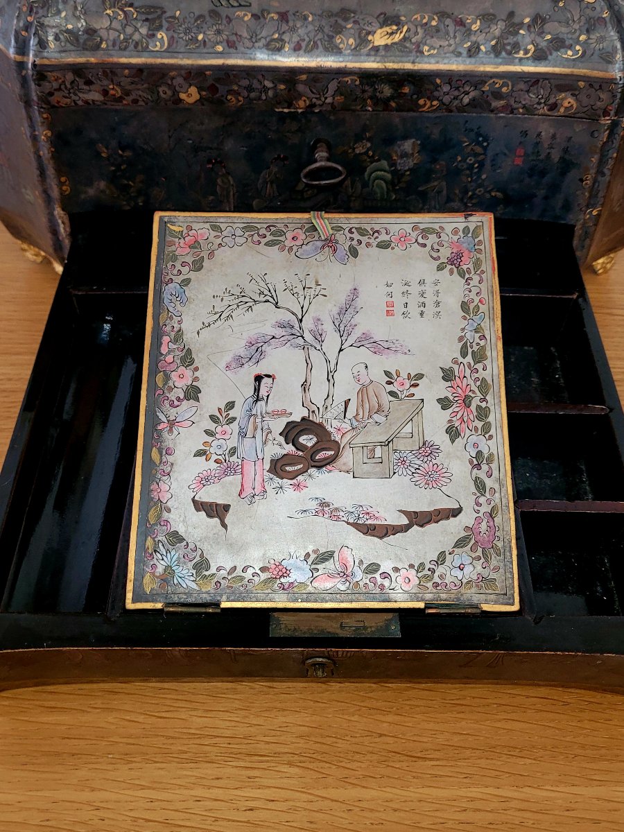 Important Polylobed Sewing Box In Painted Chinese Lacquer - First Half Of The 19th Century -photo-5