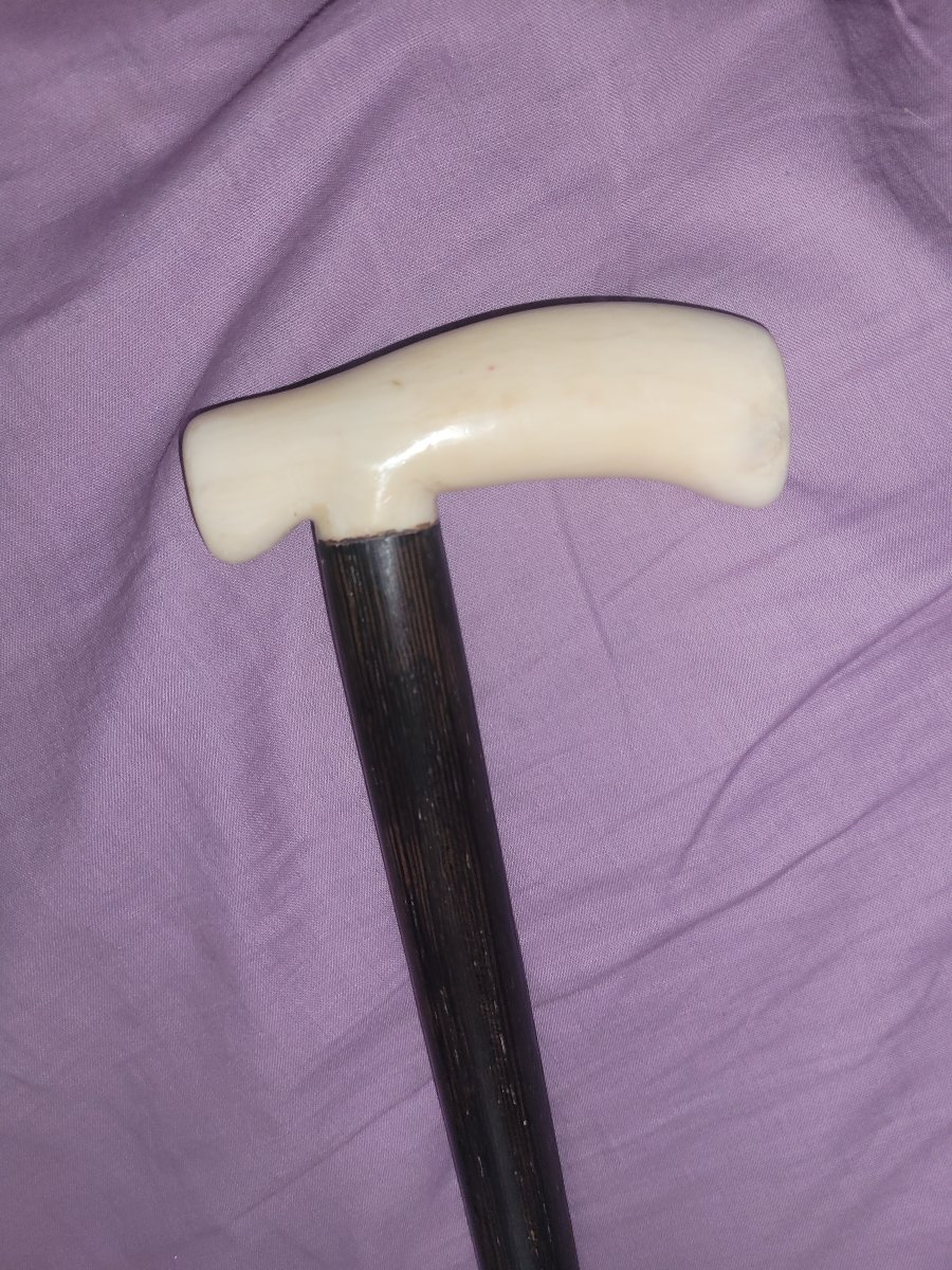 Art Deco Walking Stick Made Of Rosewood.-photo-1