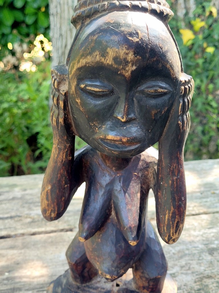 Sculpture en bois représentant la fertilité ou la maternité d'Afrique centrale   Kongo ou Kuyu-photo-2