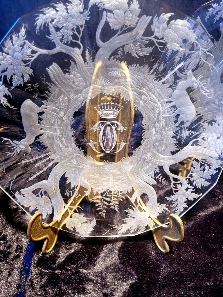 Pair Of Wheel-cut Crystal Plates With A “couronne Comtale” Design — Early 19th Century-photo-2