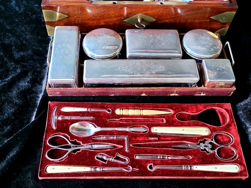  Coffret de Toilette&nbsp;d'origine Marine du XIXe si&egrave;cle  d'&eacute;poque Restauration .-photo-3