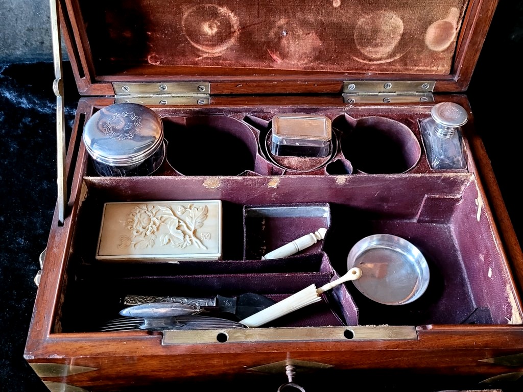  Coffret de Toilette&nbsp;d'origine Marine du XIXe si&egrave;cle  d'&eacute;poque Restauration .-photo-4