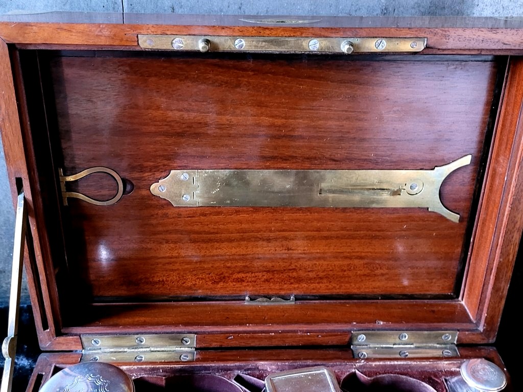  Coffret de Toilette&nbsp;d'origine Marine du XIXe si&egrave;cle  d'&eacute;poque Restauration .-photo-5