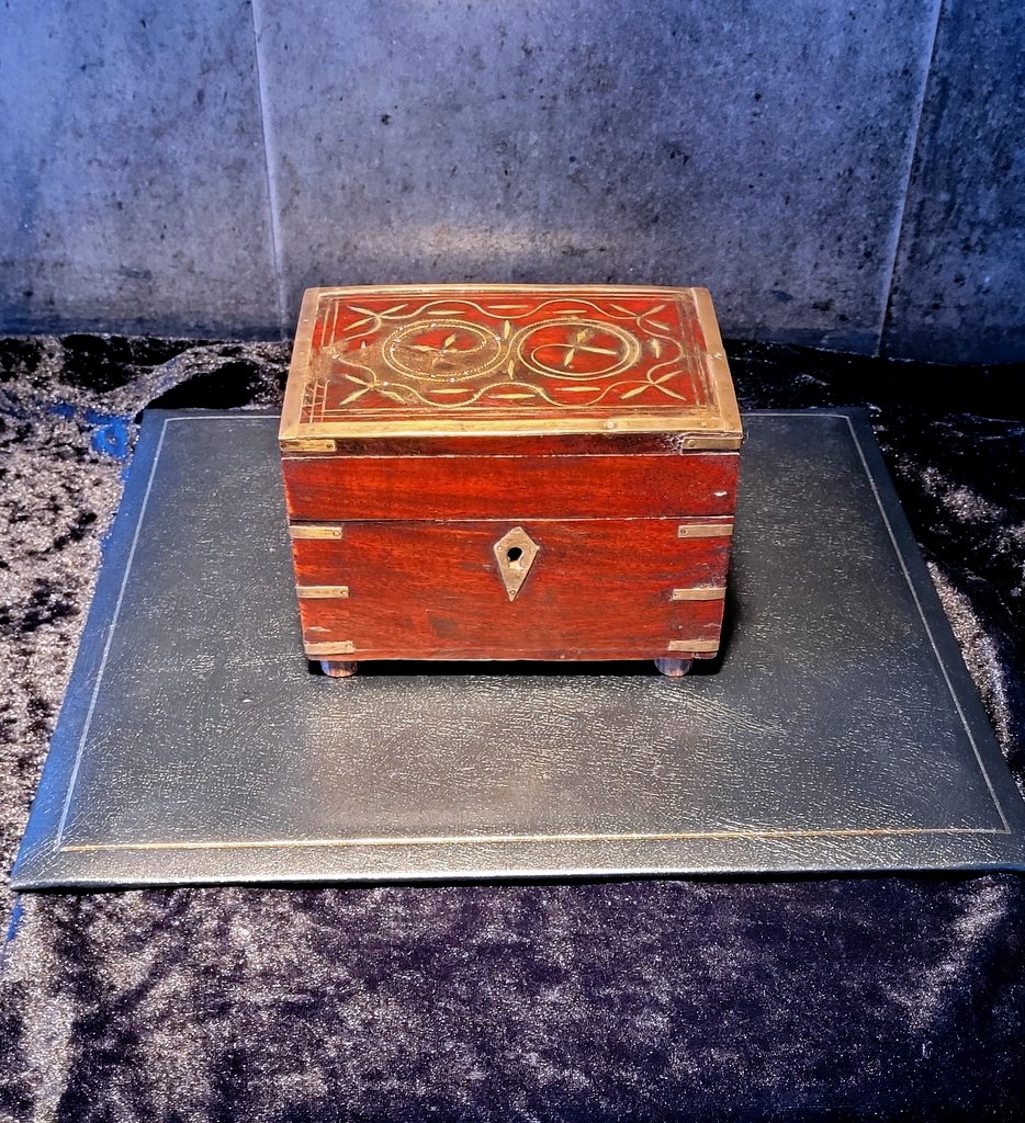An 18th-century Perfume Cabinet Of Maritime Origin. -photo-2