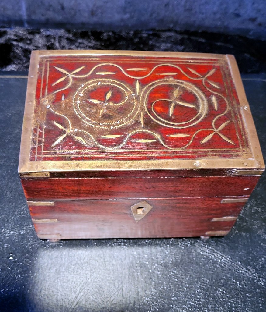 An 18th-century Perfume Cabinet Of Maritime Origin. -photo-4