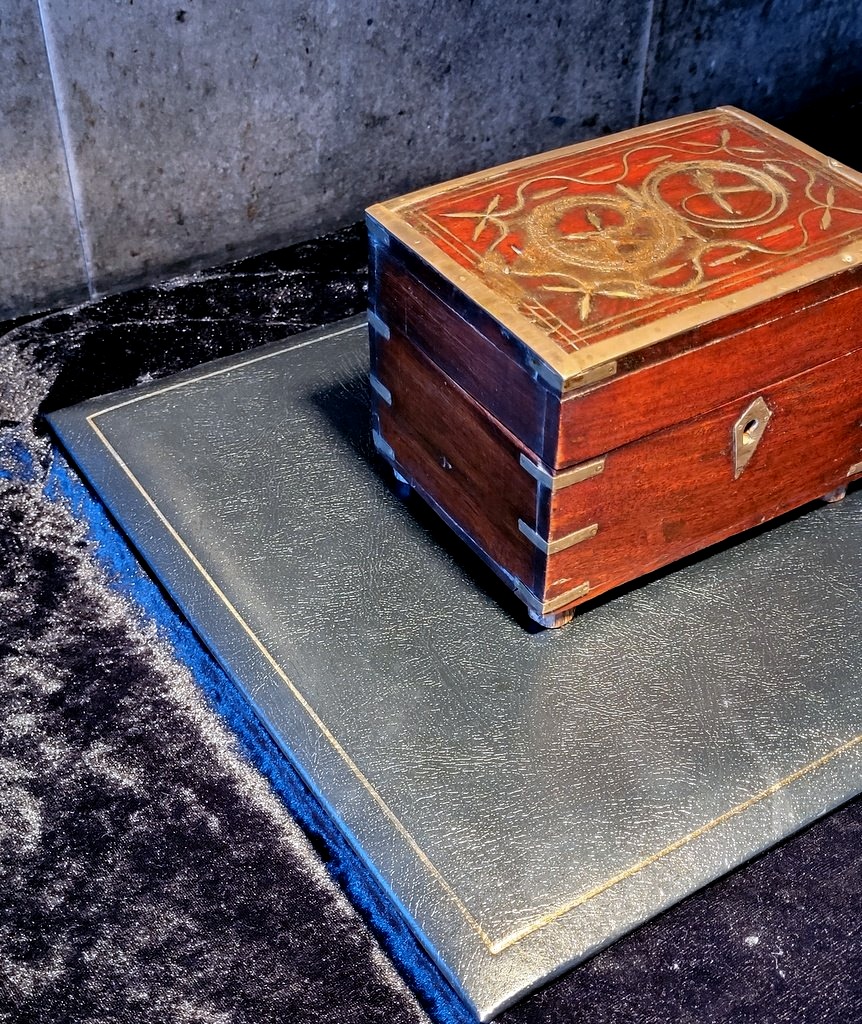An 18th-century Perfume Cabinet Of Maritime Origin. -photo-1