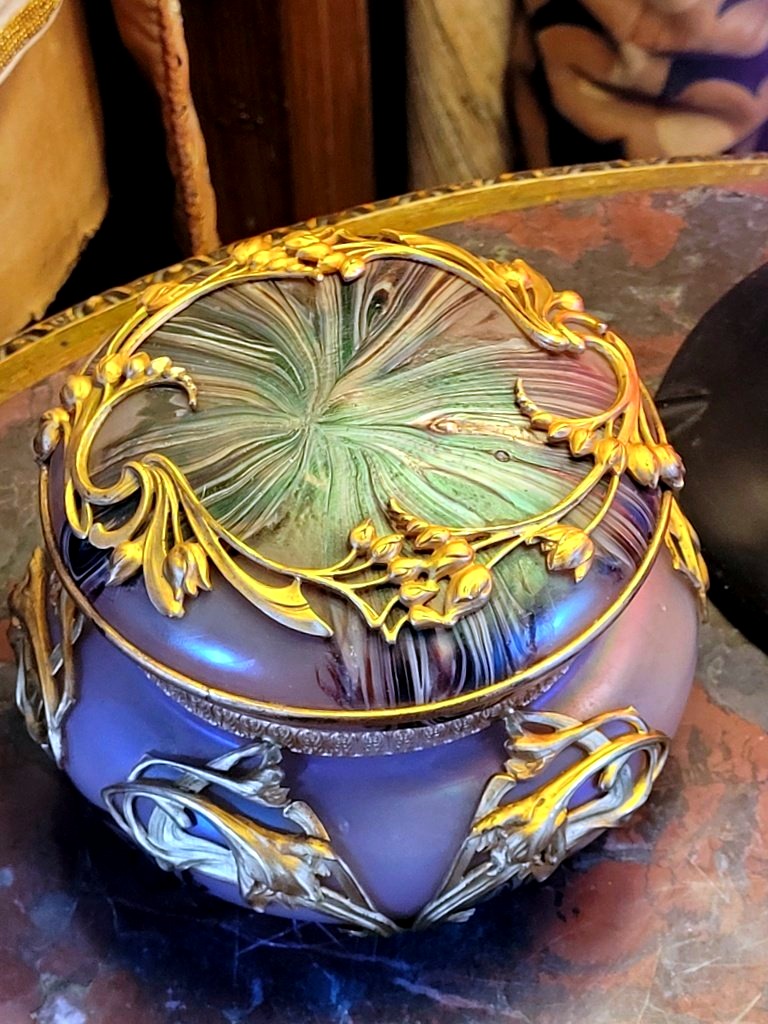 Vintage "art Nouveau" Candy Dish Made Of Iridescent Glass By Loetz Glassworks  -photo-3