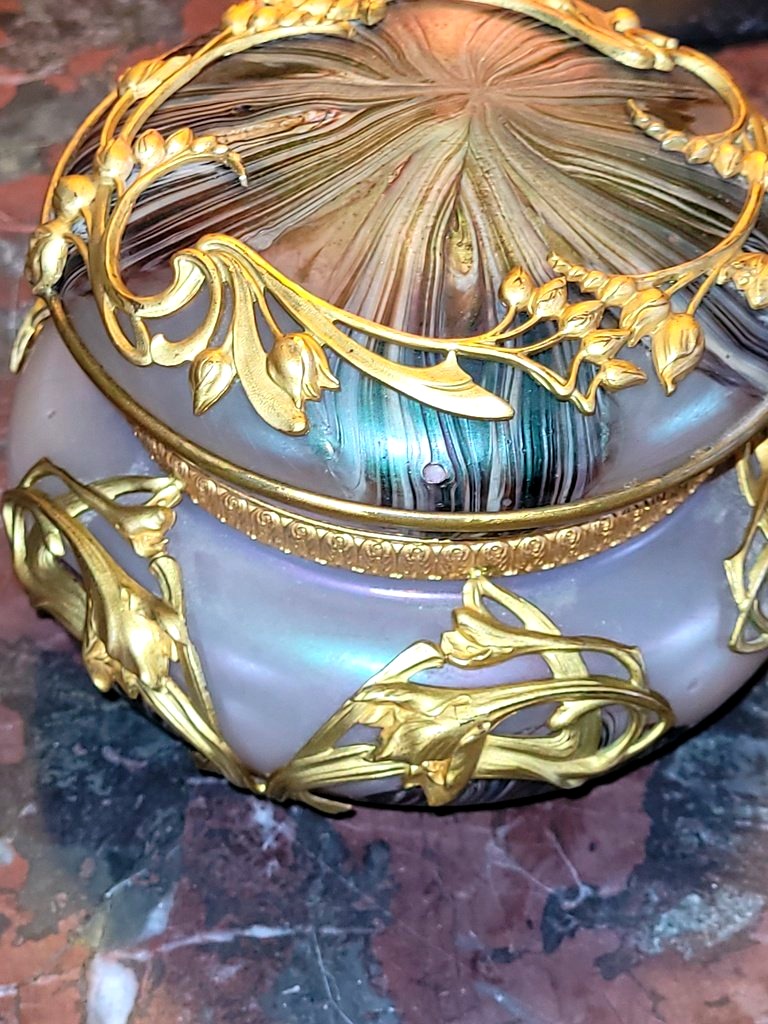 Vintage "art Nouveau" Candy Dish Made Of Iridescent Glass By Loetz Glassworks  -photo-4