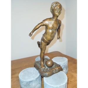   Bronze de P . Lamy - Epoque Art d&eacute;co &quot;Jeune Footballeur &quot; 