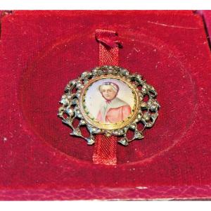 Silver And Gold Pendant - Enamel Painting On Copper Portrait Of Me Geoffrin - 18th Century