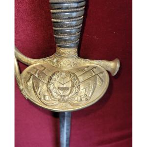 Ep&eacute;e d&#039;officier sup&eacute;rieur toutes armes bronze dor&eacute; mod&egrave;le 1817 &agrave; ciselures