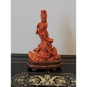 "geisha" Important Sculpture In Red Coral On Base.