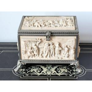 Important 19th Century Carved Jewelry Box - Signed C. L Friedrich Becker (1820-1900)