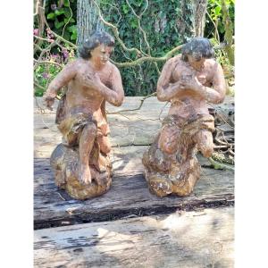   Paire d’Anges en bois doré et sculpté polychrome.   Époque Fin XVIIème - Début XVIIIème.