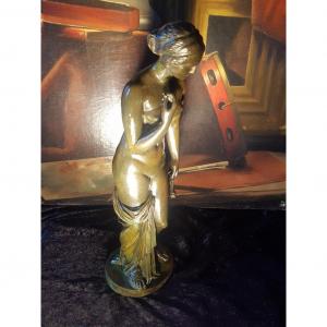 " Jeune femme nue " représentant Diane de Gabi - Bronze XIXe - Signé F. BARBEDIENNE .